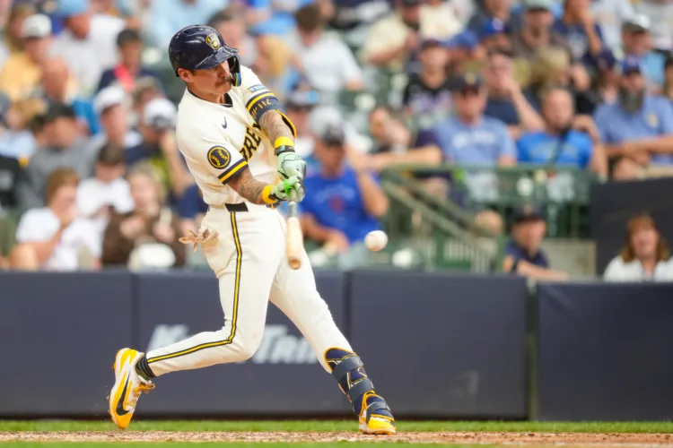 Ortiz stays hot as Brewers nip Mets 4-3
